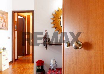Hall / corridoio - Four-room apartment Via inghilterra
 
2, Carpi - photo 4