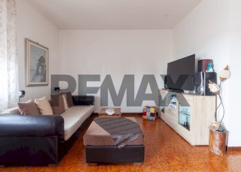 Soggiorno - Four-room apartment Via inghilterra
 
2, Carpi - photo 16