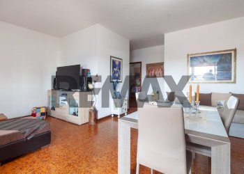 Sala da pranzo - Four-room apartment Via inghilterra
 
2, Carpi - photo 19
