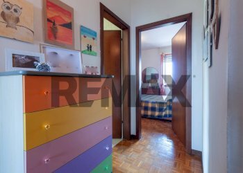 Hall / corridoio - Four-room apartment Via inghilterra
 
2, Carpi - photo 31