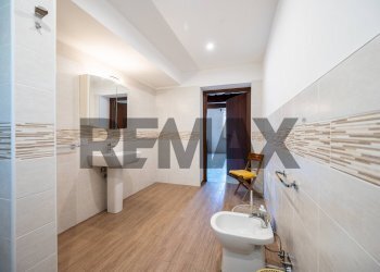 Bagno - Terraced Villa Via Padre Kolbe
 
21/8, Commessaggio - photo 20