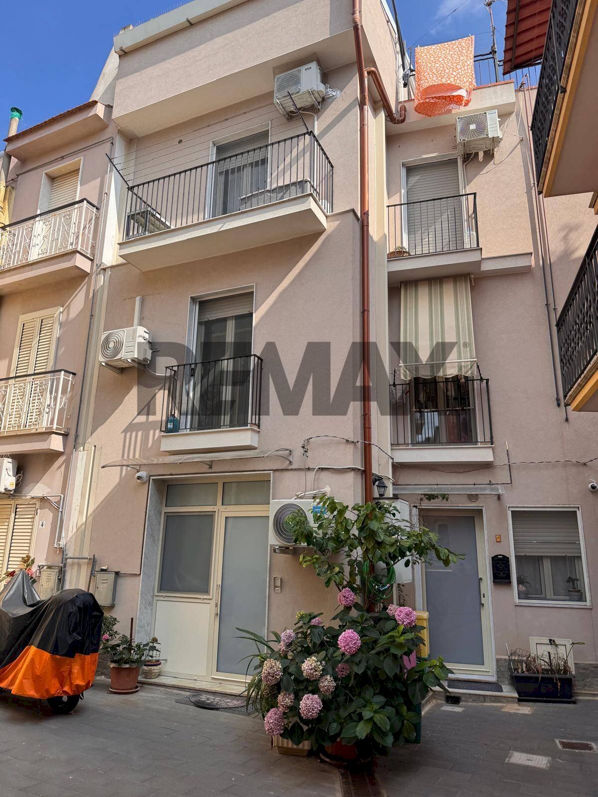 Edificio all\'aperto - Independent house Via Ronco Cattaneo
 
5/7, Melilli - photo 1