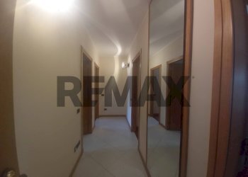 Hall / corridoio - Apartment Via Pier Paolo Pasolini
 
59, Caserta - photo 30