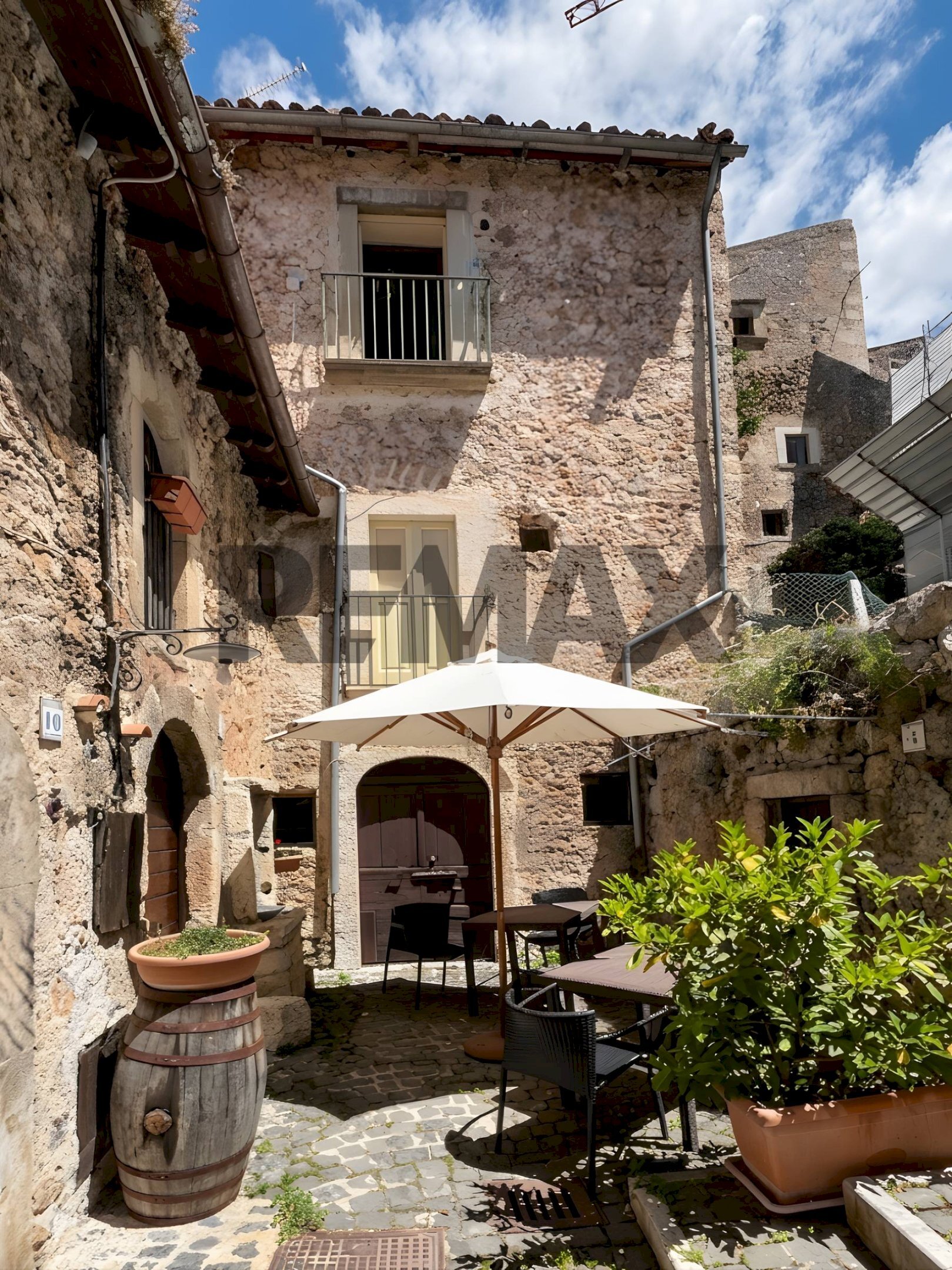 Casa all\'aperto - Semi-detached house via Battisti
110, Santo Stefano di Sessanio - photo 3