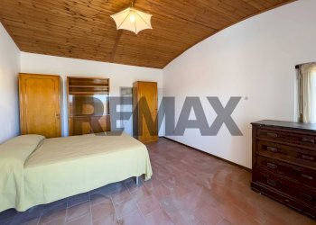 Camera / camera da letto - Semi-detached house via Battisti
 
110, Santo Stefano di Sessanio - photo 15