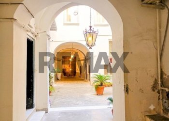 Hall / corridoio - Two-room apartment salita Tarsia
 
139, Napoli - photo 10