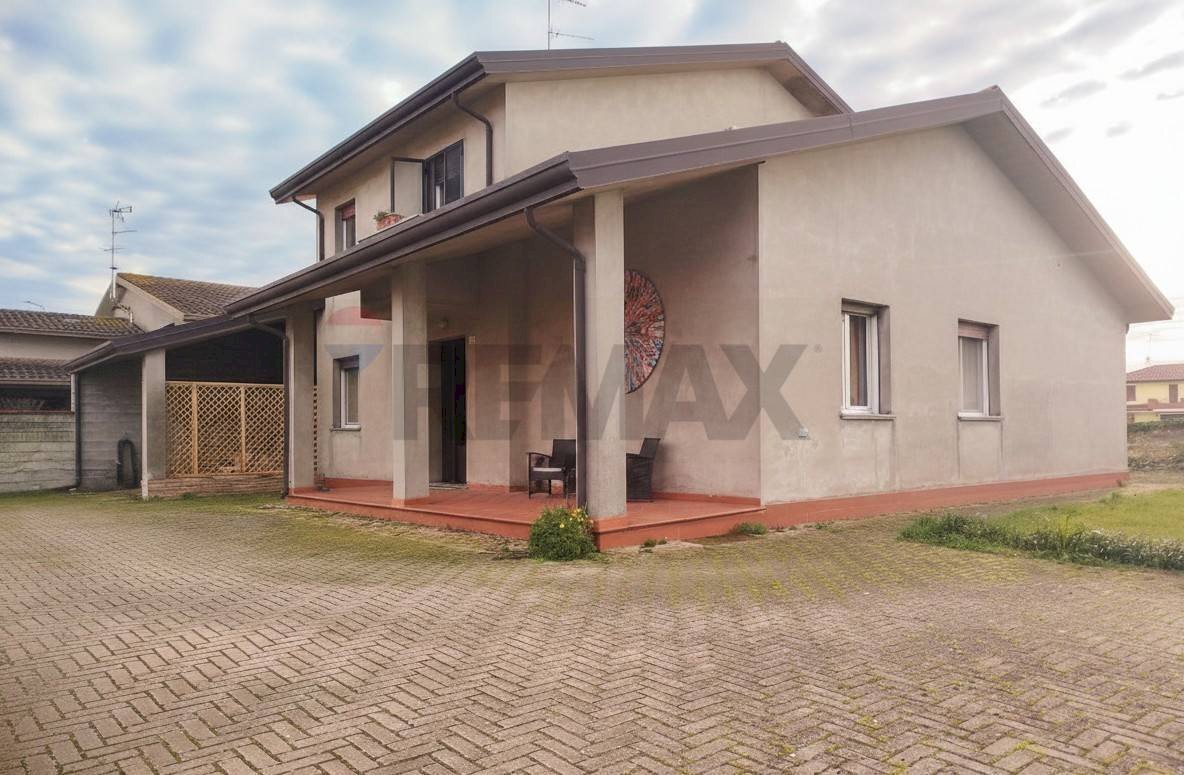 Casa all\'aperto - Villa Via Filippo Turati
 
7, Tresignana - foto 1