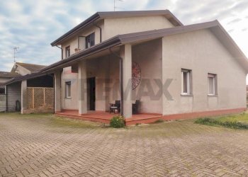 Casa all\'aperto - Villa Via Filippo Turati
 
7, Tresignana - foto 1