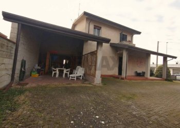 Casa all\'aperto - Villa Via Filippo Turati
 
7, Tresignana - foto 39