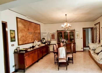 Sala da pranzo - Villa Via Vegri
 
1677, Ficarolo - foto 12
