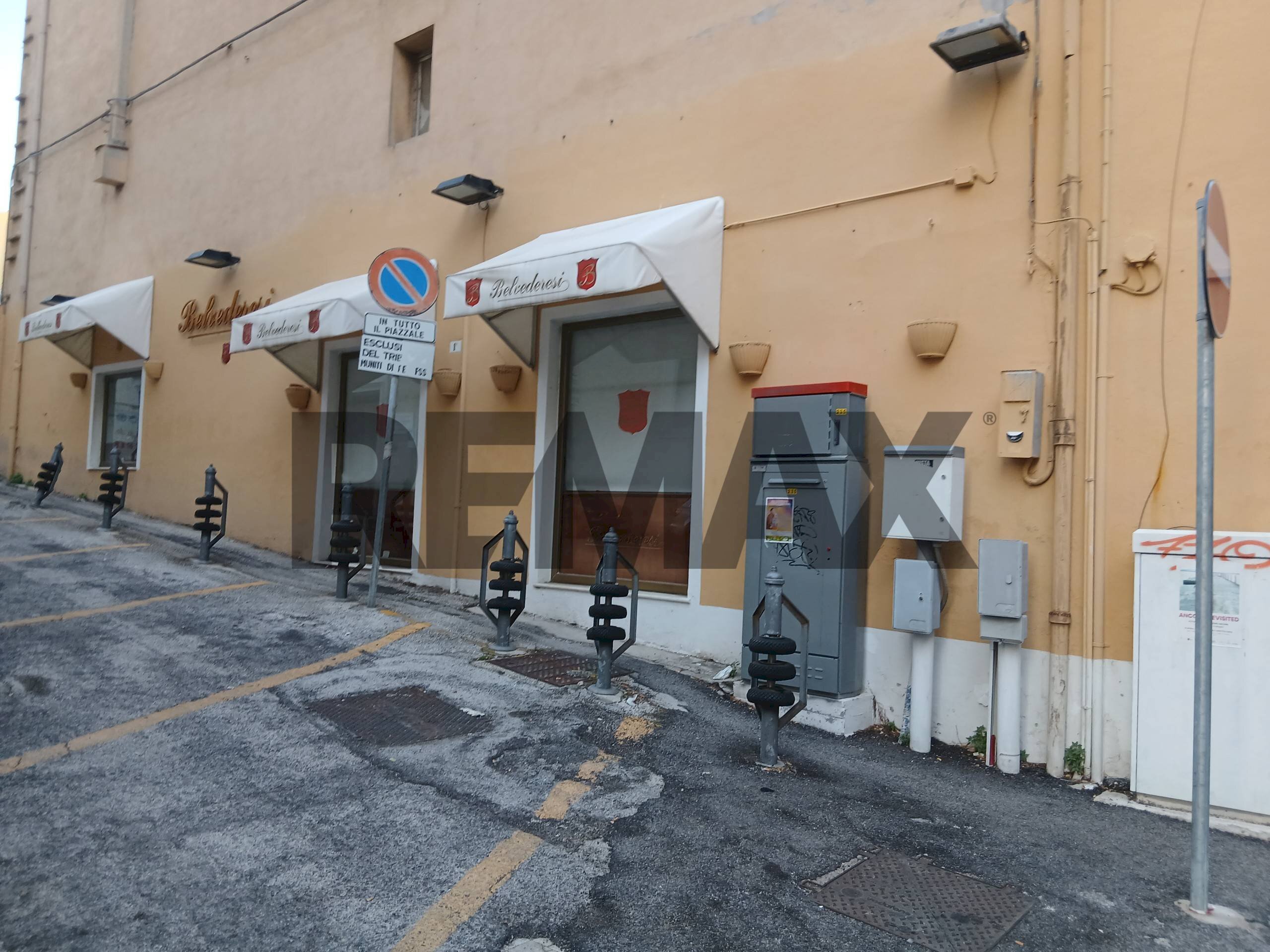 Edificio all\'aperto - Negozio Corso Mazzini
97, Ancona - foto 3