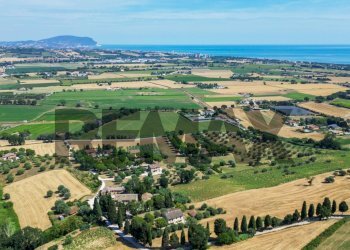 Vista delle montagne - Rustico Contrada San Girio
 
22, Potenza Picena - foto 1