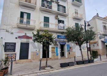 Edificio all\'aperto - Commercial Premises Viale XXIV maggio
26, Vieste - photo 13