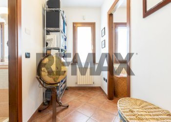 Hall / corridoio - Independent house Via Giovannino Guareschi
 
6, Noceto - photo 30