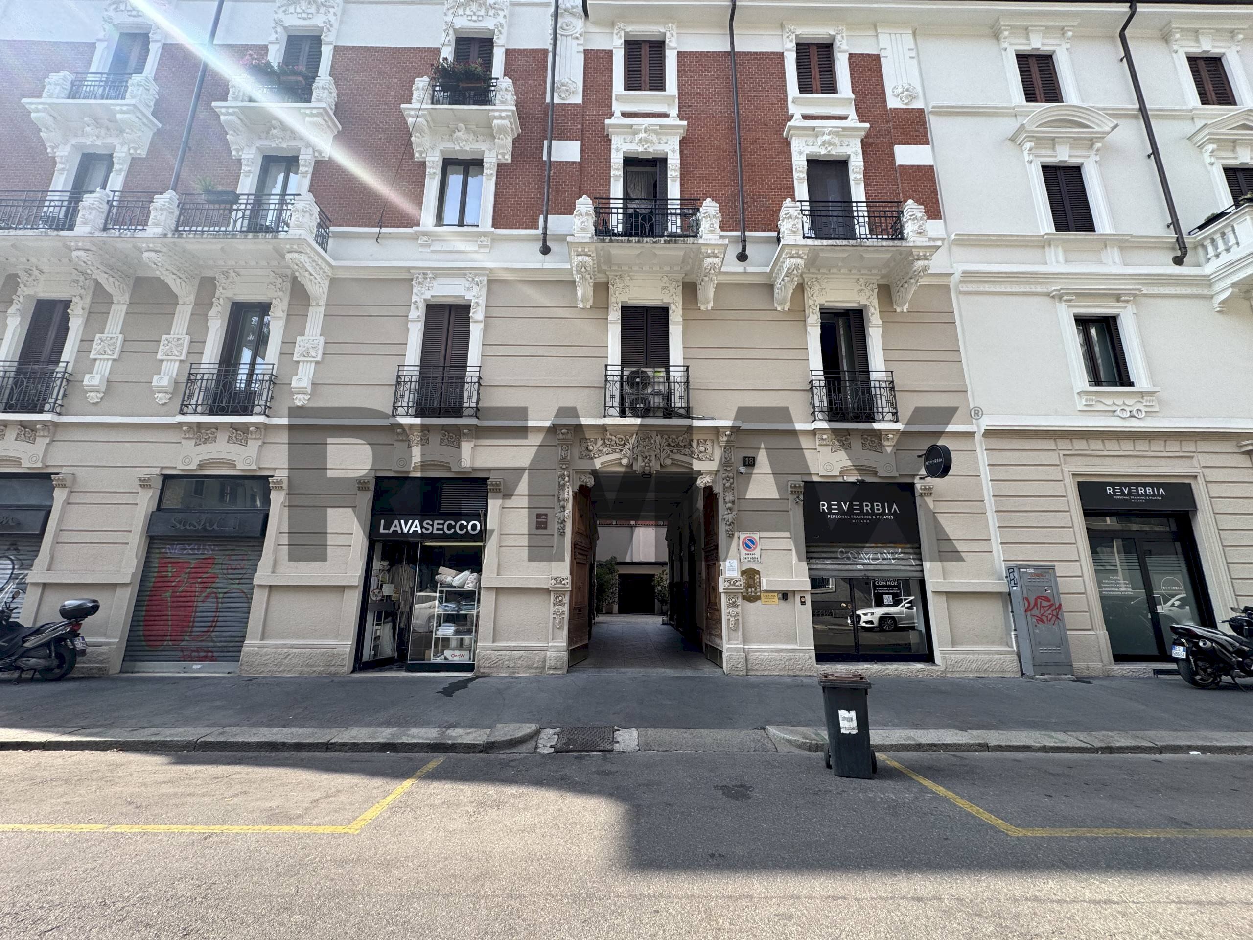 Edificio all\'aperto - Box Via Macedonio Melloni
 
18, Milano - foto 1