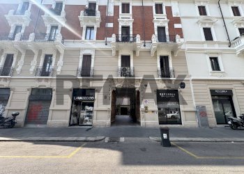 Edificio all\'aperto - Box Via Macedonio Melloni
18, Milano - foto 1