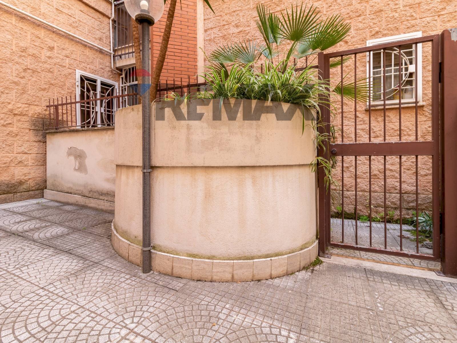 Edificio all\'aperto - Quadrilocale Via Lucio Lombardo Radice
9, Roma - foto 3