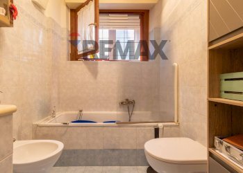 Bagno - Quadrilocale Via Lucio Lombardo Radice
9, Roma - foto 17