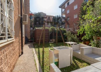 Edificio all\'aperto - Quadrilocale Via Lucio Lombardo Radice
9, Roma - foto 27