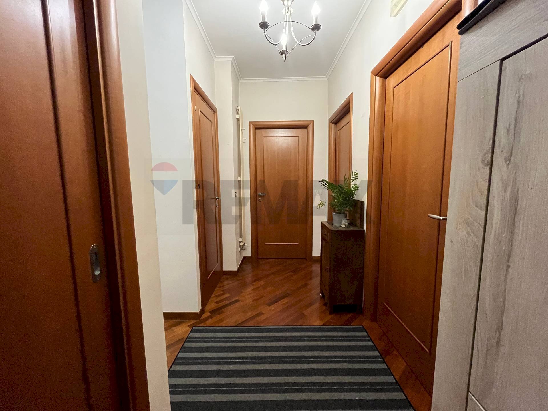 Hall / corridoio - Semi-detached house via Nuova detta Palmentiello
 
133, Napoli - photo 1