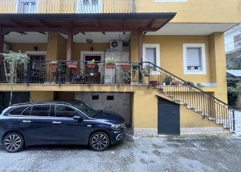 Edificio all\'aperto - Semi-detached house via Nuova detta Palmentiello
 
133, Napoli - photo 4