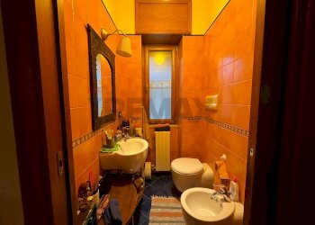 Bagno - Semi-detached house via Nuova detta Palmentiello
 
133, Napoli - photo 18