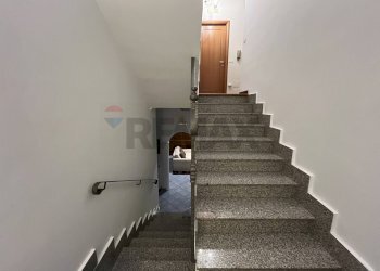 Scale - Semi-detached house via Nuova detta Palmentiello
 
133, Napoli - photo 21