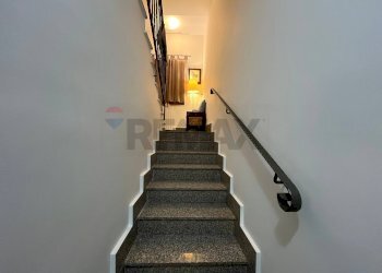 Scale - Semi-detached house via Nuova detta Palmentiello
 
133, Napoli - photo 22