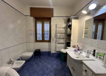 Bagno - Semi-detached house via Nuova detta Palmentiello
 
133, Napoli - photo 25