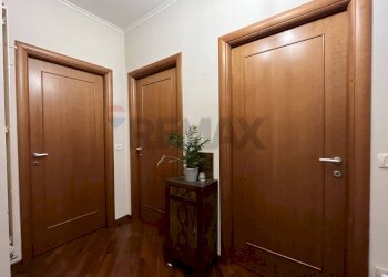 Hall / corridoio - Semi-detached house via Nuova detta Palmentiello
 
133, Napoli - photo 26