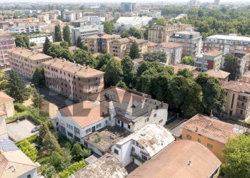 Edificio all\'aperto - Trilocale VIA GINO MENCONI
 
1/1, Parma - foto 4