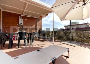Terrazza - Trilocale via ugo foscolo
 
3, Fonte Nuova - foto 25