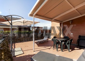 Terrazza - Trilocale via ugo foscolo
 
3, Fonte Nuova - foto 27