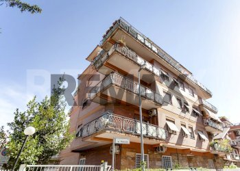 Edificio all\'aperto - Trilocale via ugo foscolo
 
3, Fonte Nuova - foto 31