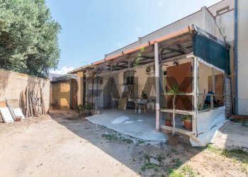 Casa all\'aperto - Casa indipendente Via cap. giuseppe fiorentino
 
31, Vittoria - foto 26