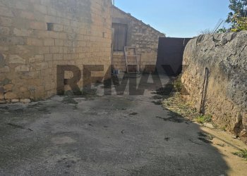 Vista delle montagne - Rustic Zimmardo Bellamagna
 
snc, Modica - photo 31