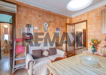 Sala da pranzo - Apartment VIA MONTE CENCIO
 
50, Ragusa - photo 32