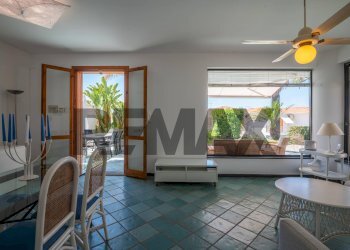 Sala da pranzo - Appartamento Via Dottor Giovanni Arezzi
 
45, Ragusa - foto 28
