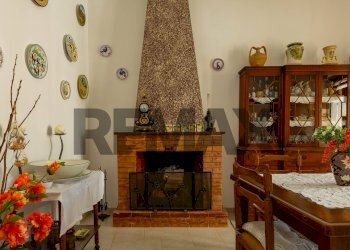 Sala da pranzo - Villa Contrada Abate Mauro
 
40, Cisternino - foto 11