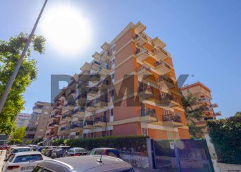 Edificio all\'aperto - Quadrilocale Viale Kennedy
 
72, Bari - foto 1