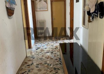 Hall / corridoio - Appartamento via basilicata
 
10, Montesilvano - foto 1
