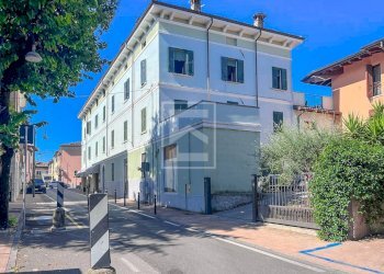 Foto 2 - Semi-detached house Piazza Garibaldi
 
28, Desenzano del Garda - photo 2
