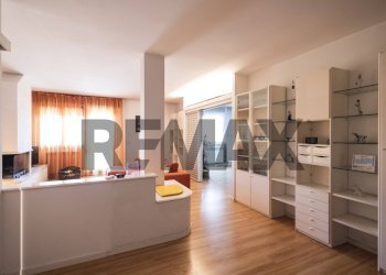 Soggiorno - Trilocale Via Giulio Cesare
 
29, Riccione - foto 3