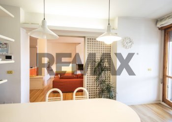 Sala da pranzo - Trilocale Via Giulio Cesare
 
29, Riccione - foto 15