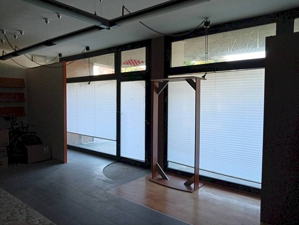 Interno non residenziale - Shop via Ivaldo Aguzzoli, Carpi - photo 1