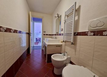 Bagno - Trilocale via Bonifacio, 1, Genova (zona Marassi) - foto 6
