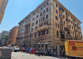 Facciata - Trilocale via Bonifacio, 1, Genova (zona Marassi) - foto 10