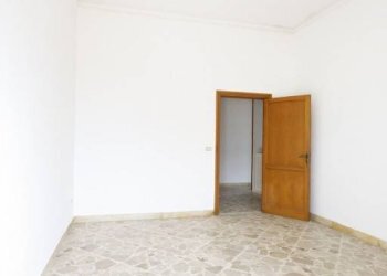 Camera da letto - Casa indipendente via Virgilio, Casarano - foto 23