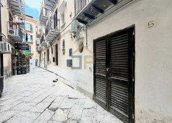 Foto 1 - Bilocale Vicolo Cacciatore
 
5, Palermo - foto 1