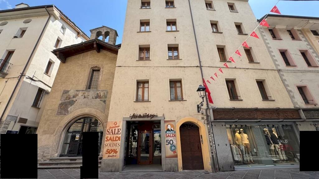 Facciata - Three-room apartment via Jean-Baptiste de Tillier, 53, Aosta - photo 1